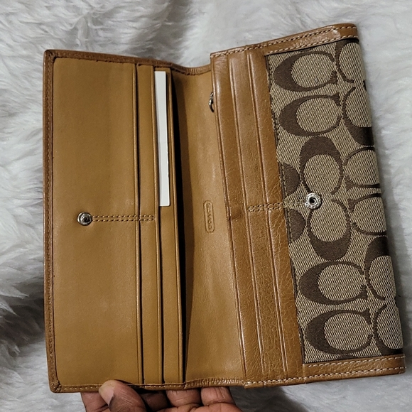 Coach Long bifold Wallet In Signature Canvas - Picture 7 of 16